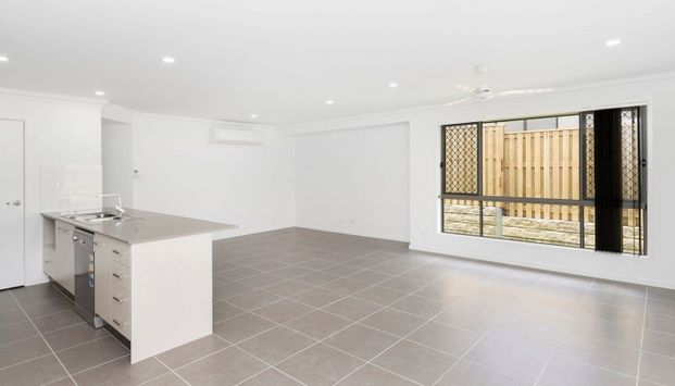 A Complete & Modern Pimpama Home - Photo 1