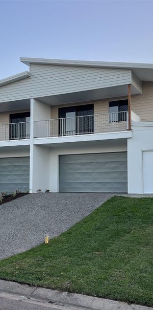 74A Hillock Crescent BUSHLAND BEACH - Photo 1