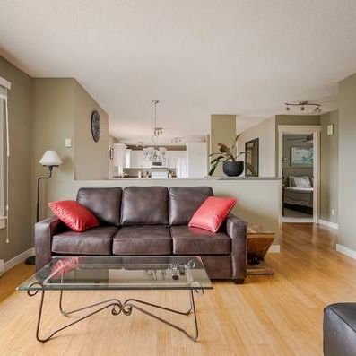 *Furnished! Avail Immediately Pets Friendly, 3 Bed, 1 bath + Sofa Bed, - Photo 3