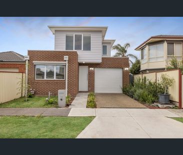 12 Arlington Way, Point Cook, Vic 3030 - Photo 1
