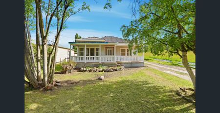 Family Home in Great Location to Cygnet Township - Photo 3