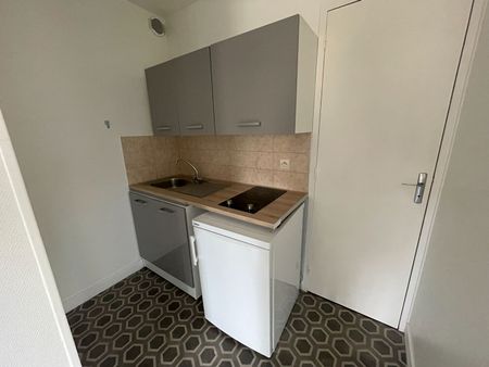 Location Appartement 1 pièce 27m² - Photo 3