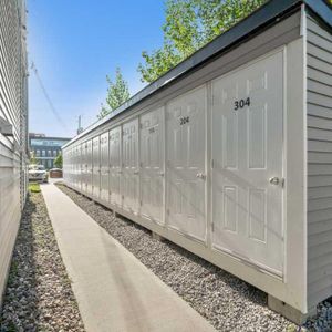 4 1/2 récent et rénové ! Prêt maintenant ! - Photo 2