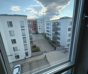 Surtsögatan, Kista - Photo 5