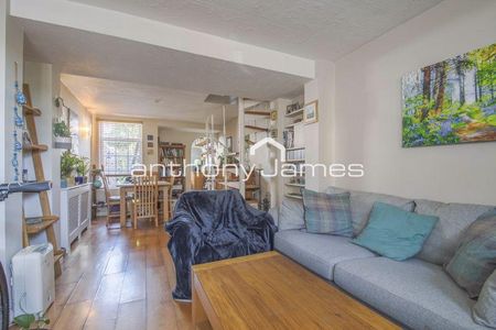 2 bedroom end of terrace house to rent - Photo 2