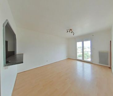 Location Appartement 2 pièces 48m² ROMANS SUR ISERE 26100 - Photo 2