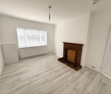 2 bedroom end of terrace house to rent - Photo 6