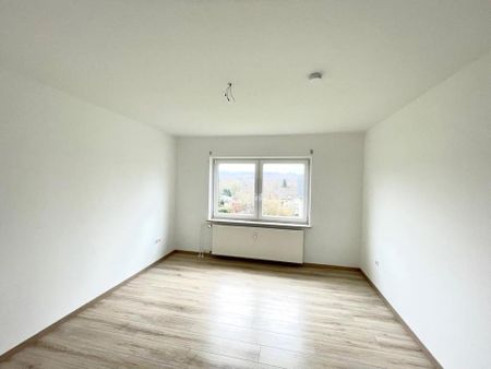 Lichtdurchflutete 3-Zimmer-Wohnung mit Balkon und toller Aussicht - Photo 3
