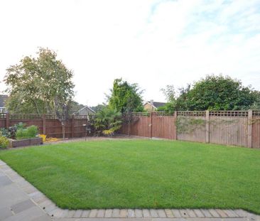 4 bedroom detached house to rent - Photo 3