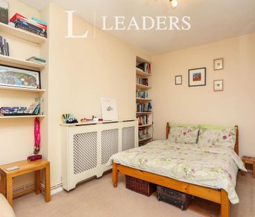 Studio to rent - Photo 3