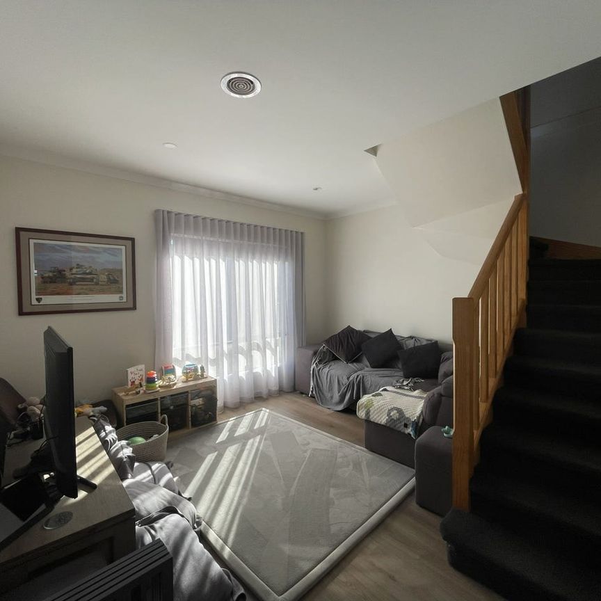CONVENIENTLY LOCATED & LOW MAINTENANCE - Photo 1