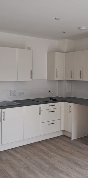 1 Bed Flat, Willow Avenue, SW13 - Photo 1