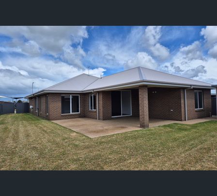 12 Shellbrook Avenue, Thurgoona, NSW 2640 - Photo 1