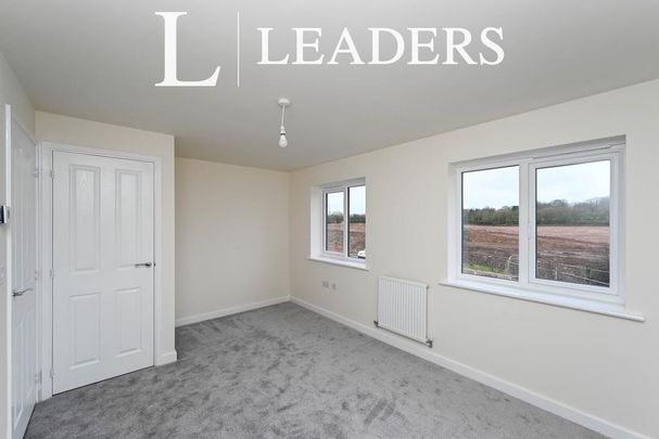 3 bedroom semi-detached house to rent - Photo 1