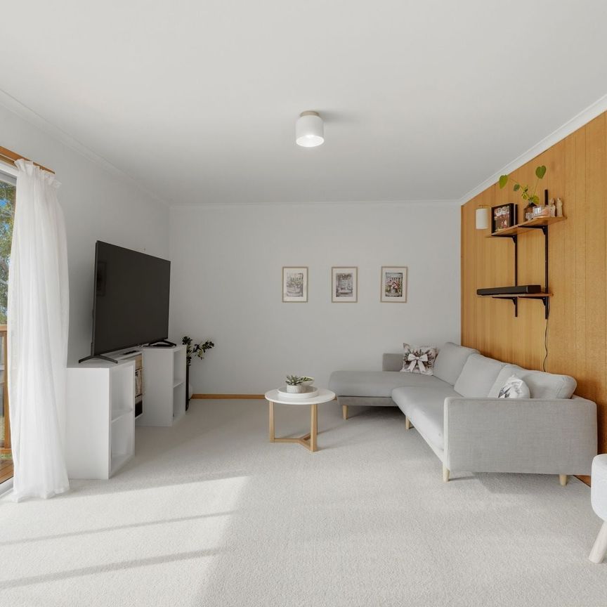 Spacious 3-Bed Family Home for Lease - Photo 1
