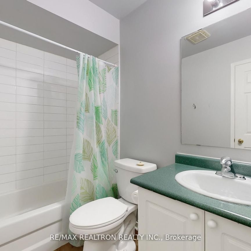 For Lease - 427 Ravineview Way, Oakville, Ontario - Photo 1