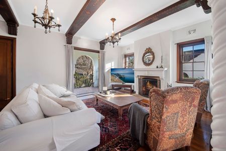 CLASSIC MOSMAN FAMILY HOME - Photo 2