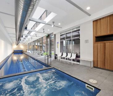 Modern Luxury Living On The Heart of Melbourne - Photo 4