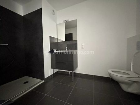 Location Appartement 2 pièces 50m² CHAMALIERES 63400 - Photo 3