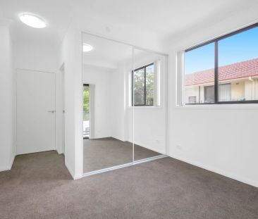 Immaculate Two Bedroom Apartment With All The Extras! - Photo 4