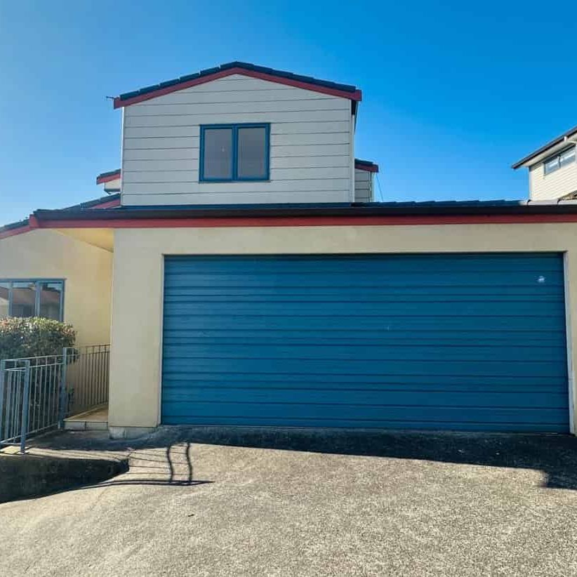 Newly Renovated Family Home in Prime Pakuranga Location” - Photo 1