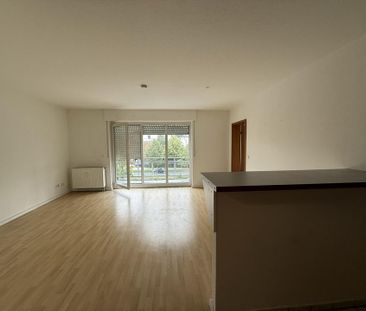 Diese schöne 2 Zimmer Wohnung mit Küchenzeile & Balkon wartet auf e... - Photo 1