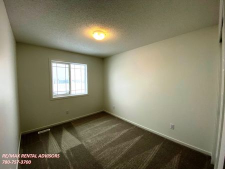 20612 22 Avenue Northwest - Photo 2