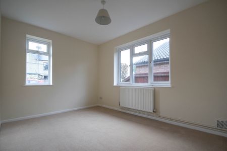 3 bedroom bungalow to rent Elms Avenue, Great Shelford, Cambridge, CB22 - Photo 5