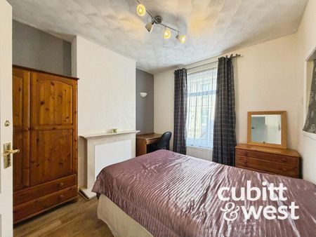 3 bedroom terraced house to rent - Photo 4