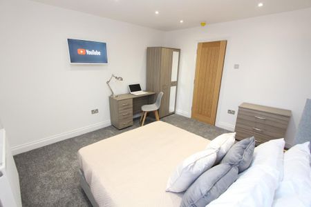 7 bedroom house of multiple occupation to rent - Photo 2