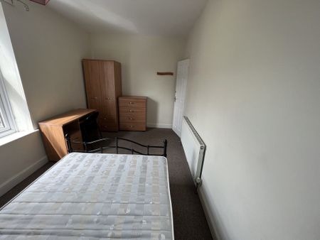 Lansdowne Terrace, Hull Road - P1762 - Photo 3