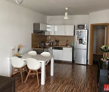 Moderný 2-izbový byt na prenájom s garážovým parkovacím státím a vý... - Photo 4