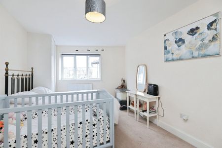 Loates Lane, WATFORD - Photo 3