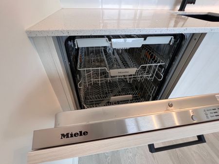 For Lease - 1 Quarrington Lane Unit# 2020, Toronto, Ontario - Photo 2