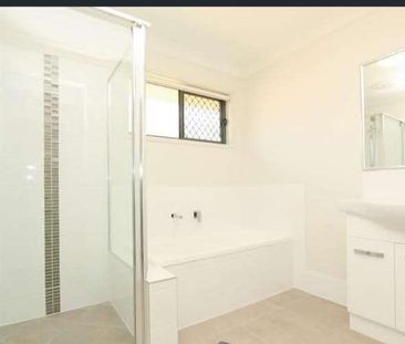 Modern 3-Bedroom House in Flinders View - Photo 6