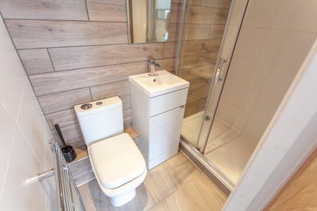 7 bedroom end of terrace house to rent - Photo 4