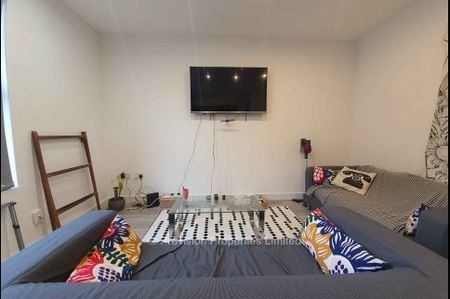 3 Bedroom House in Hyde Park - Photo 3