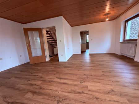 Großzügiges Reiheneckhaus mit Doppelgarage zur Miete direkt in Altdorf - Photo 3