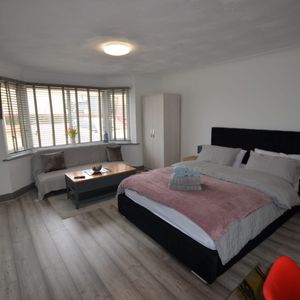 St Eves House, Peterborough, PE1 - Photo 2