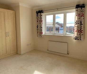 2 bedroom apartment to rent Barbuda Quay, Eastbourne, East Sussex, ... - Photo 3