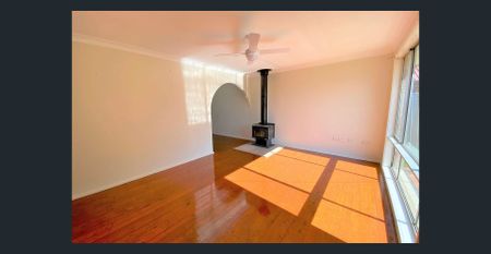 LOVELY HOME IN GREAT LOCATION! - Photo 5