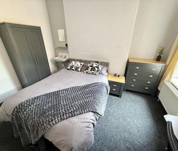 1 bedroom in a house share to rent - Photo 3