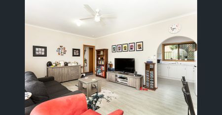 A Charming Home in a Quiet Pocket - Photo 3