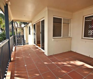 “Charming 3-Bedroom Townhouse in the Heart of Indooroopilly.” - Photo 1