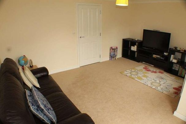 Woodcroft Close, London, SE9 - Photo 1