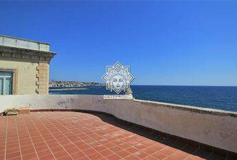 Trilocale con cortile