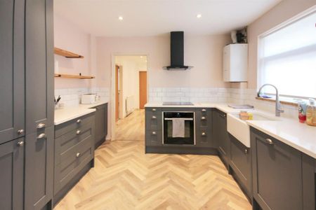 2 bedroom semi-detached bungalow to rent - Photo 5