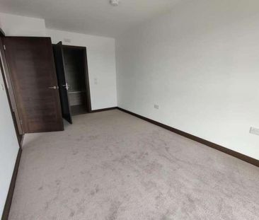 Victoria Central, Victoria Avenue, SS2 - Photo 5