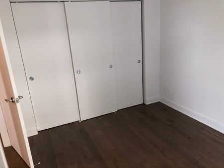 101 Rue Peel, Montréal (Le Sud-Ouest), QC H3C - Photo 2