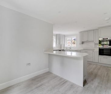 5 bedroom detached house to rent - Photo 4